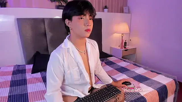 SandiSquirts – webcam model profile photo Image 12