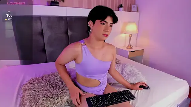 SandiSquirts – webcam model profile photo Image 6