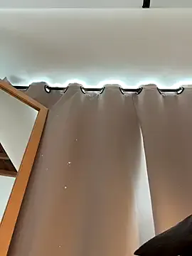 SandiSquirts – webcam model profile photo Image 14