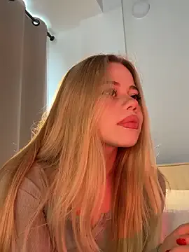 SandiSquirts – webcam model profile photo Image 18