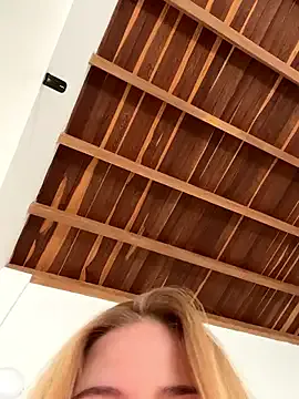 SandiSquirts – webcam model profile photo Image 5