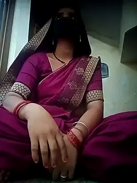 KarinaSanz – webcam model profile photo Image 3