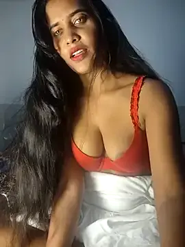 RoxanneMils – webcam model profile photo Image 15