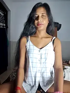 RoxanneMils – webcam model profile photo Image 16
