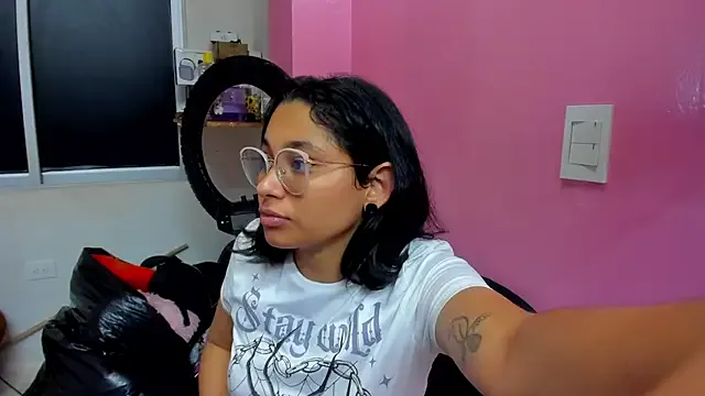 HornyGirlH – webcam model profile photo Image 4