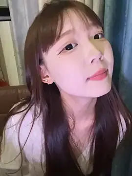 KellyBroke – webcam model profile photo Image 13