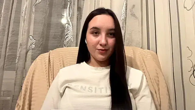 DoggyAsmina – webcam model profile photo Image 9