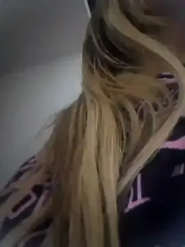 yummy_erika – webcam model profile photo Image 8