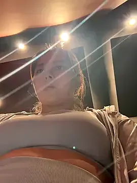 KarolBrand – webcam model profile photo Image 11