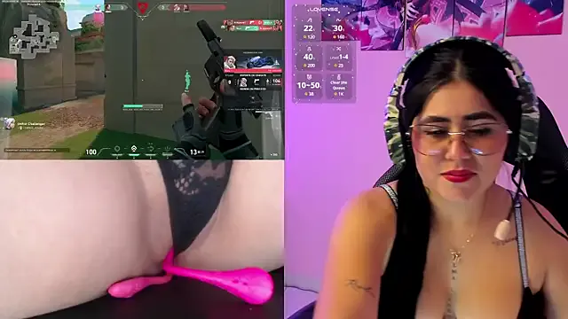 AYW-21 – webcam model profile photo Image 2