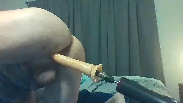 AlliNextDoor – webcam model profile photo Image 2