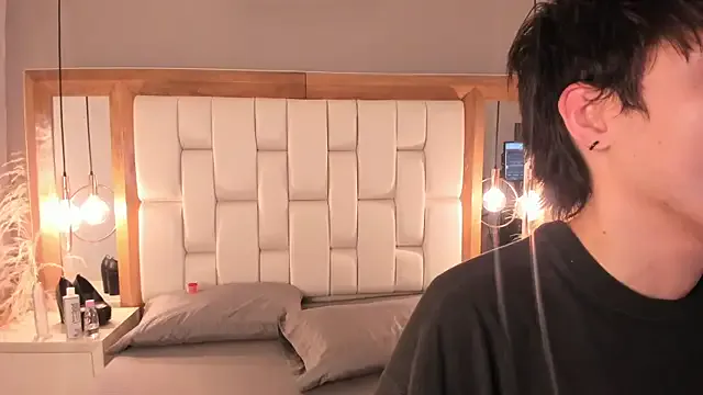 Live with AvaSykes on FliCam Image 4