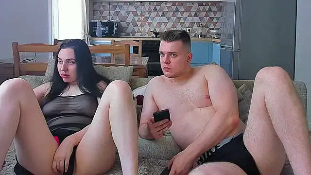 MiraDelynn – webcam model profile photo Image 3