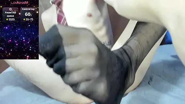 EllieKlark – webcam model profile photo Image 14