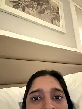 alanna_Micheles – webcam model profile photo Image 3