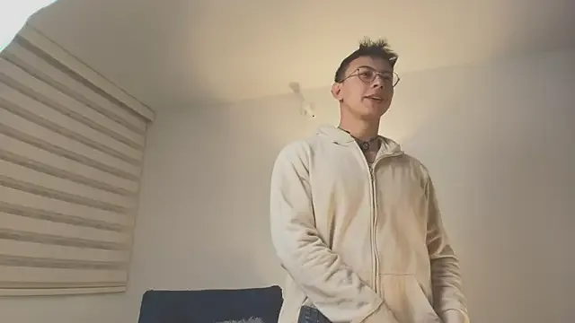 str8gaywannaplay – webcam model profile photo Image 8