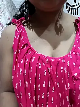 FirstTimePam – webcam model profile photo Image 12