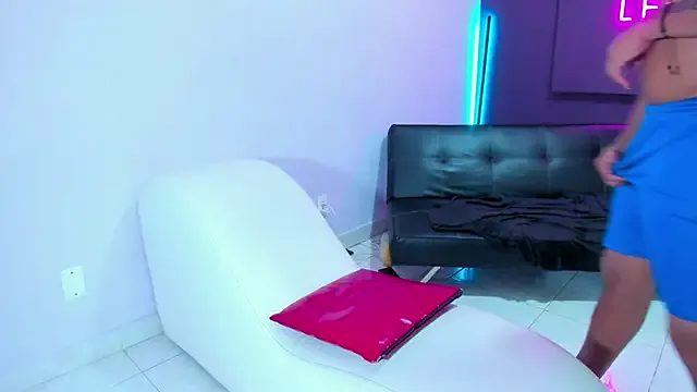 Riley_ray69 – webcam model profile photo Image 11