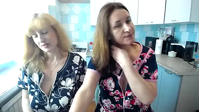 Curvy_sluty – webcam model profile photo Image 12