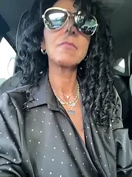 ZoeMurphy – webcam model profile photo Image 7