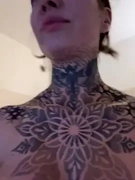 CHERRY_2HOT2HANDLE – webcam model profile photo Image 5