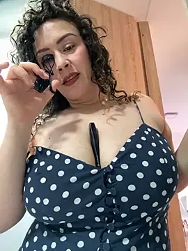 ArianaSole – webcam model profile photo Image 15