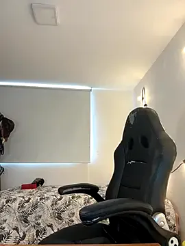 ArianaSole – webcam model profile photo Image 4