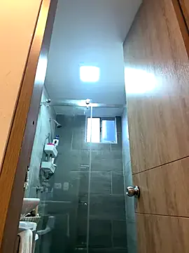 ArianaSole – webcam model profile photo Image 8