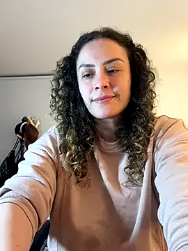 ArianaSole – webcam model profile photo Image 9