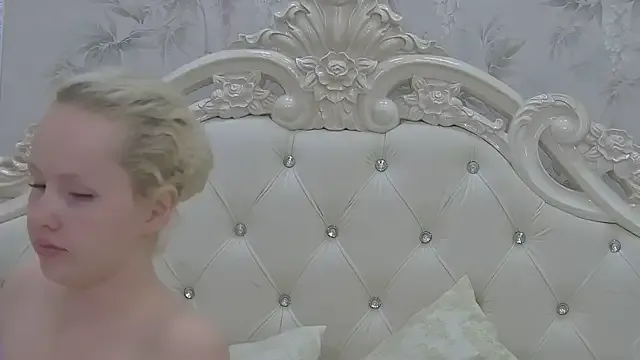 Aleva_freckled – webcam model profile photo Image 13