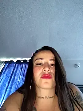 SandiSquirts – webcam model profile photo Image 3