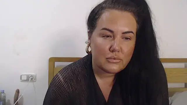 NaughtyNinaX – webcam model profile photo Image 2