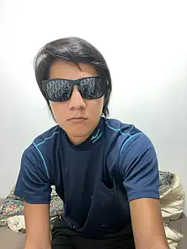 LIAMAXWELL – webcam model profile photo Image 5