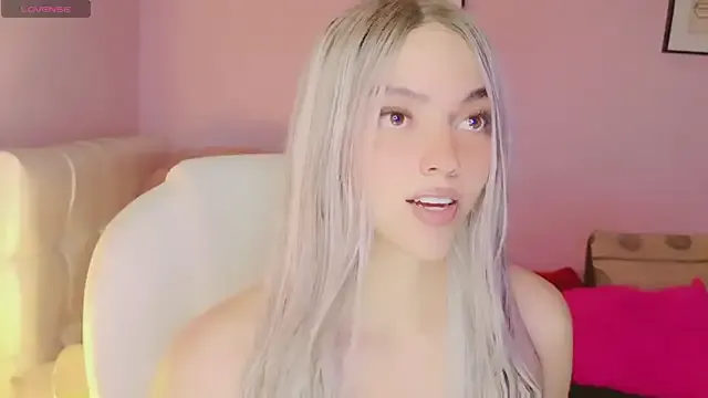 LauraJean – webcam model profile photo Image 14