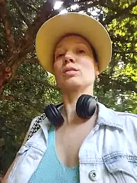 LorieWolf – webcam model profile photo Image 9