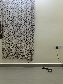 KarolBrand – webcam model profile photo Image 2