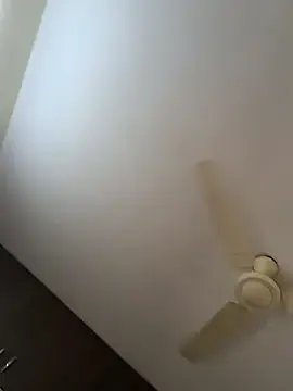 KarolBrand – webcam model profile photo Image 4