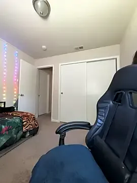 AudreySpanksFuck- – webcam model profile photo Image 10