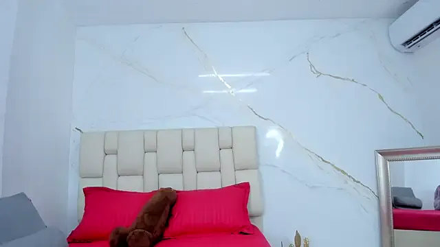 SofiaReyes1 – webcam model profile photo Image 6