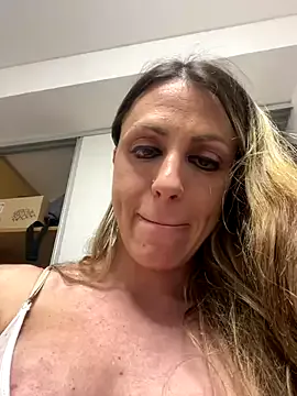 SandiSquirts – webcam model profile photo Image 11