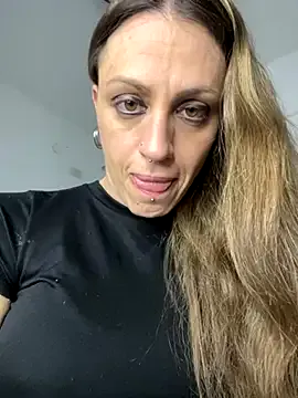 SandiSquirts – webcam model profile photo Image 17