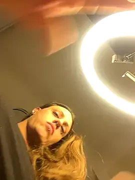 SandiSquirts – webcam model profile photo Image 18