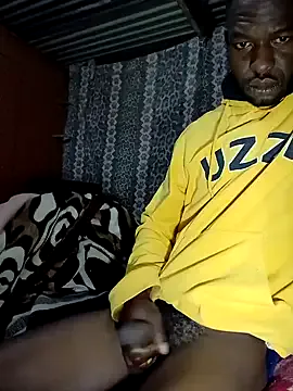 YoungeSavage – webcam model profile photo Image 13