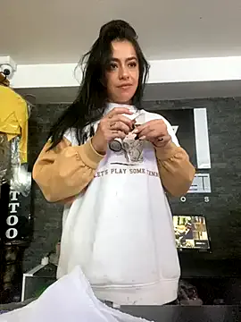 LouiseTswing – webcam model profile photo Image 16