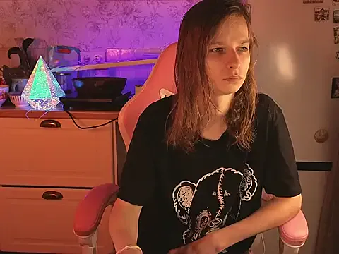 SandiSquirts – webcam model profile photo Image 11