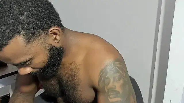 SandiSquirts – webcam model profile photo Image 17