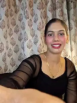 your_world – webcam model profile photo Image 15