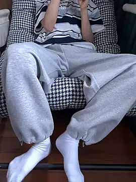 Benson18y – webcam model profile photo Image 6