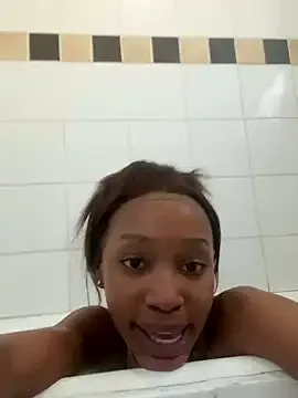 ChloeDevine – webcam model profile photo Image 10