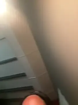 ChloeDevine – webcam model profile photo Image 3